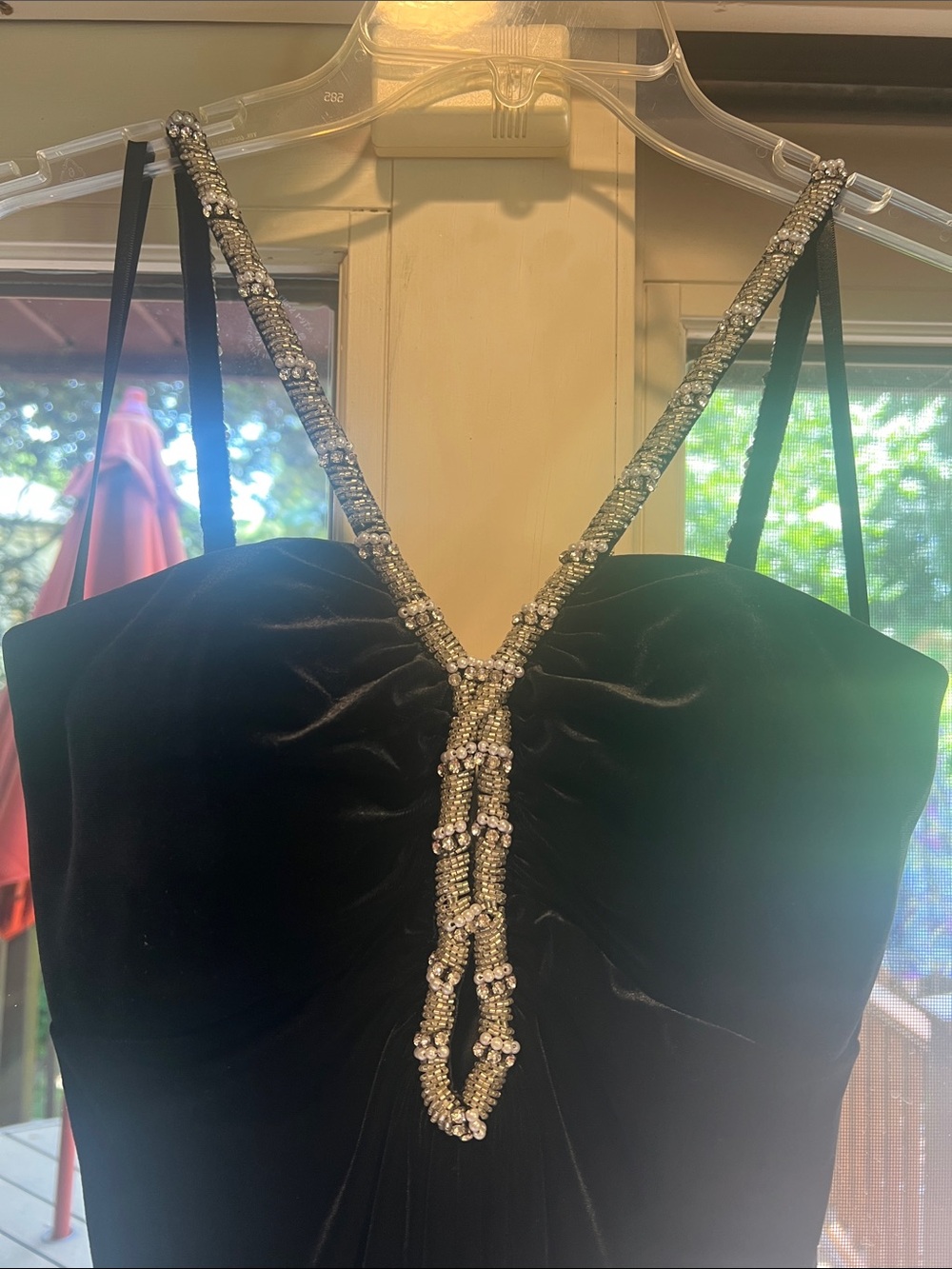Worn 1x Elegant Black Velvet Necklace-Embellished gown size 4